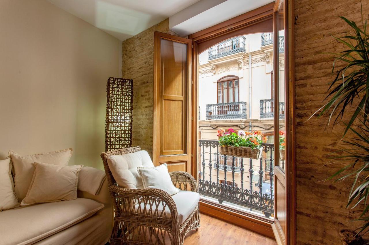Luxurious & Alluring Home In Historic Town Valencia Exterior foto