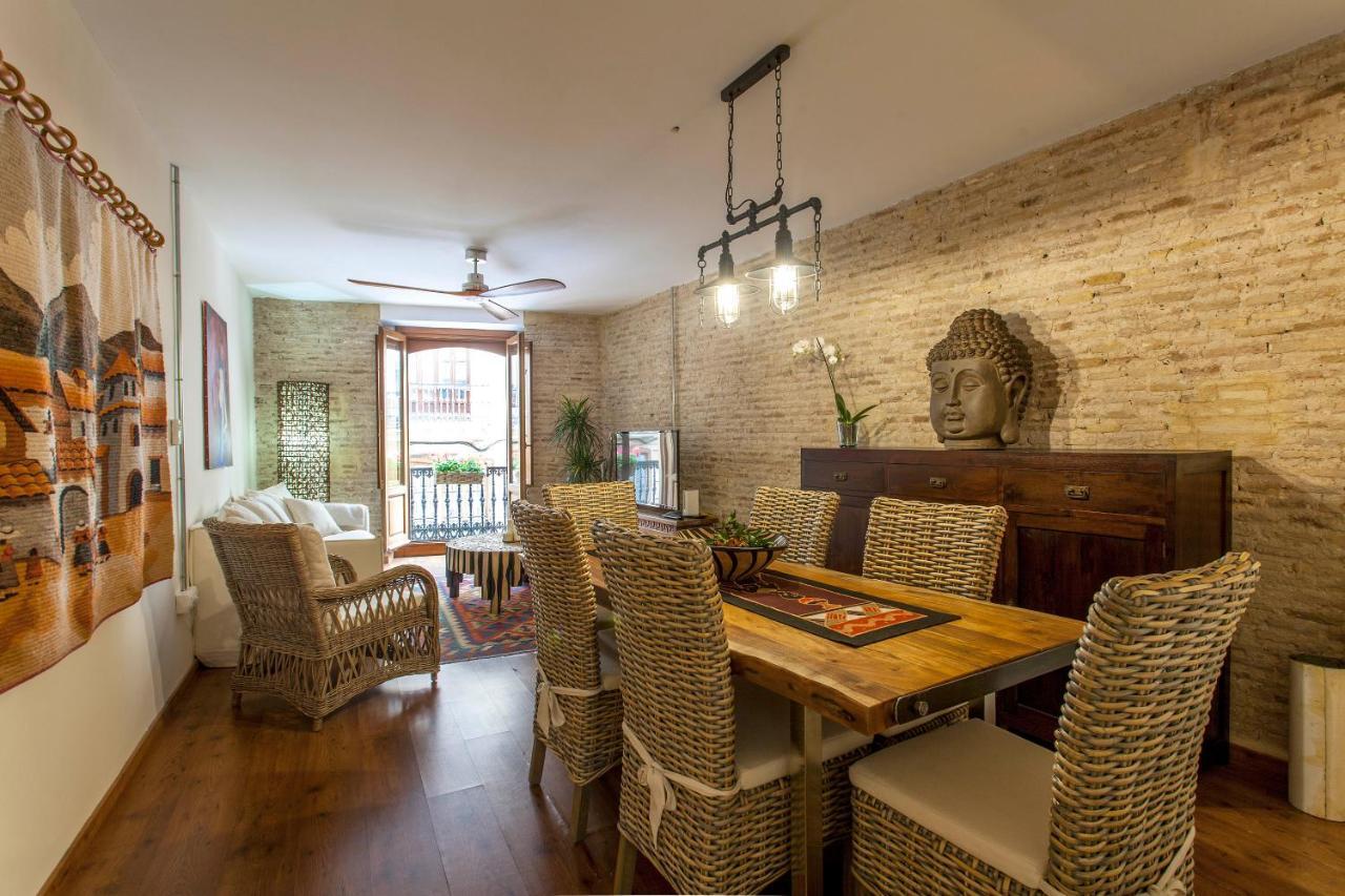Luxurious & Alluring Home In Historic Town Valencia Exterior foto