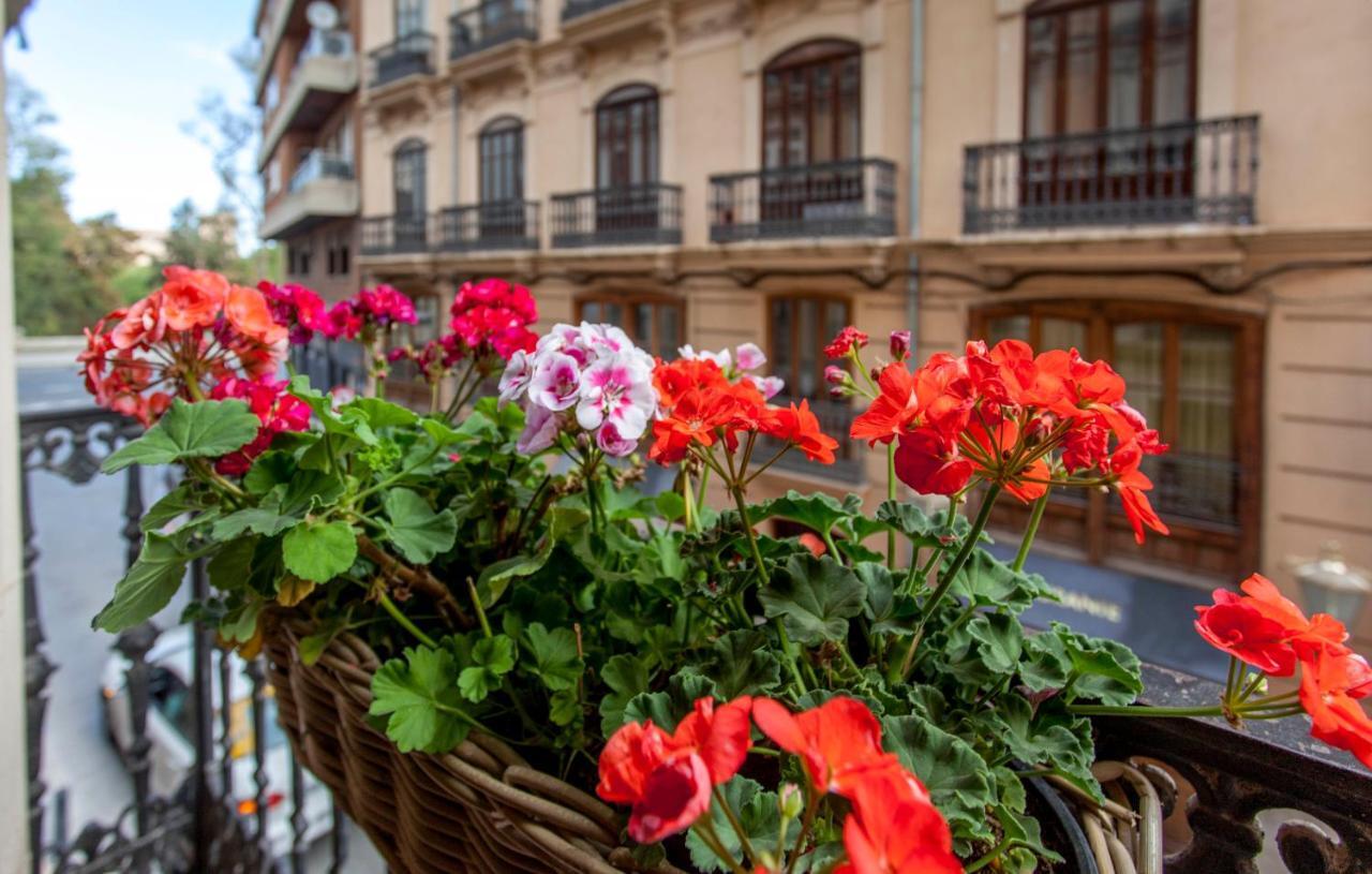 Luxurious & Alluring Home In Historic Town Valencia Exterior foto